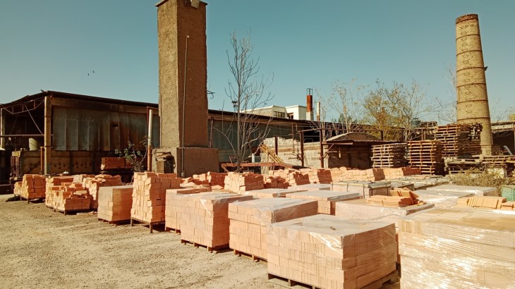 Clausuraron una cantera y fábrica de ladrillos